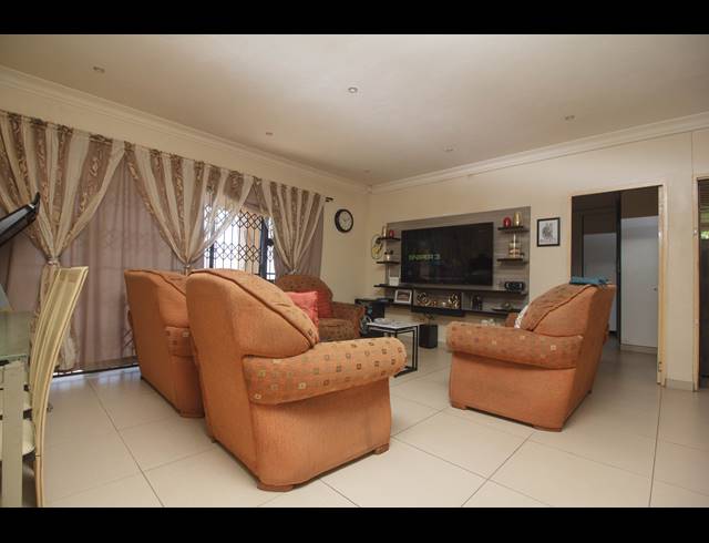 4 BEDROOM HOUSE FOR SALE IN SHALLCROSS